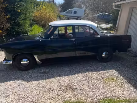 Simca Vedette Trianon
