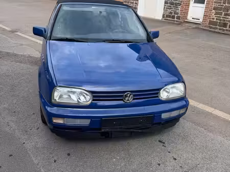 Volkswagen Golf 1.8 90