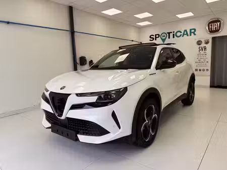 Alfa Romeo Junior Ibrida 1.2 136