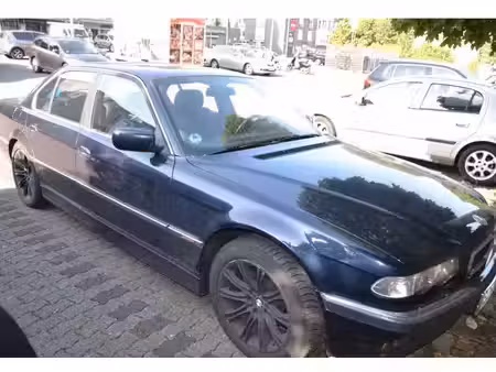 BMW Série 7 728i 2.8 193