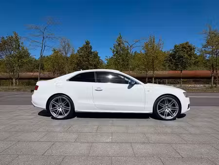 Audi A5 S5 V8 4.2 FSI 354 quattro