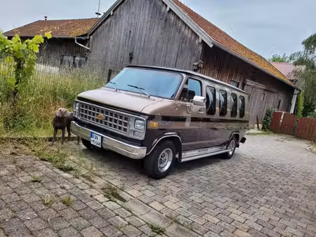 Chevrolet Chevy Van 