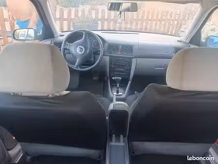 Volkswagen Golf 1.6 100
