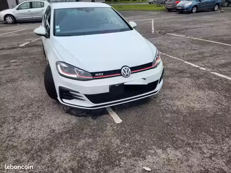 Volkswagen Golf GTI 2.0 TFSI 230