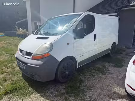Renault Trafic 2.5 dCi 140
