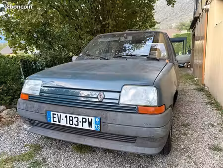 Renault R5 