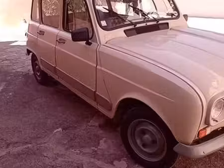 Renault R4 4L