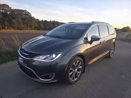 Chrysler Pacifica Limited