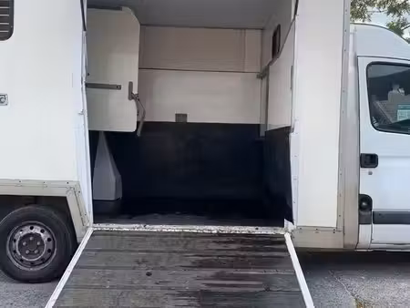 Renault Master 2.5 dCi 120