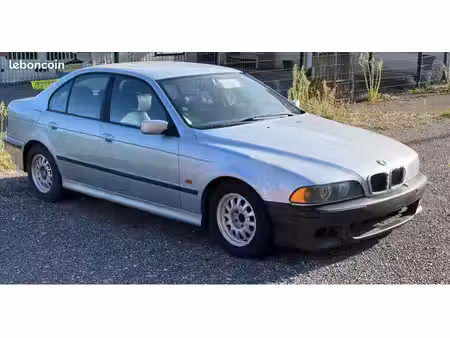 BMW Série 5 525TDS 2.5 143