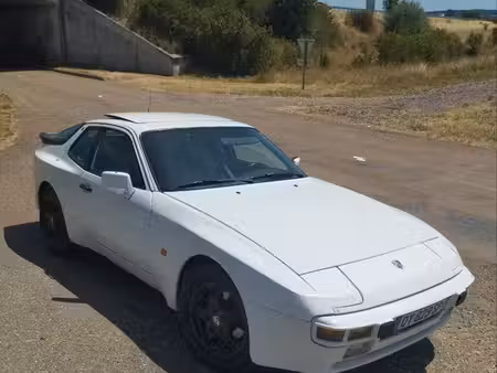 Porsche 944 S