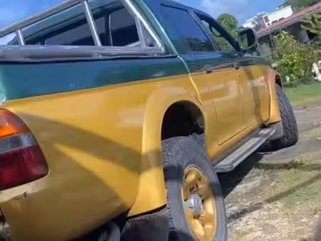 Mitsubishi L200 2.5 100