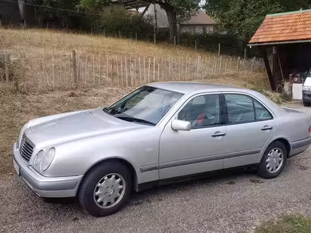 Mercedes-Benz Classe E E 200 Elegance