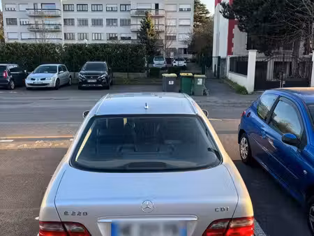 Mercedes-Benz Classe E E 220 2.2 CDI 143