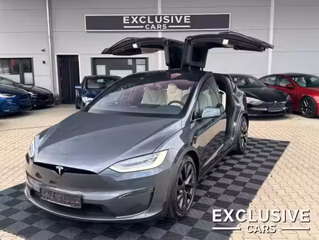 Tesla Model X 670