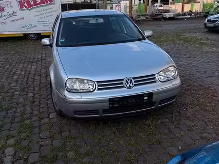 Volkswagen Golf 1.6 105