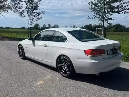 BMW Série 3 330i 3.0 272