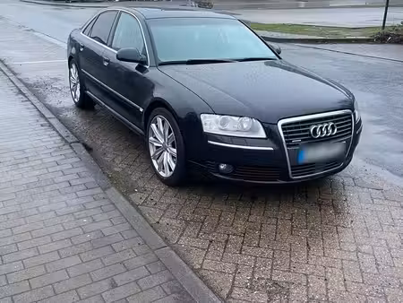 Audi A8 V8 4.2 TDI 326 quattro