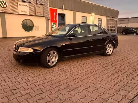 Audi A4 V6 2.4 165