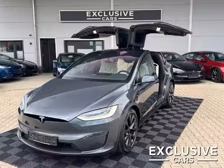 Tesla Model X 670