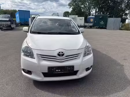 Toyota Verso 2.0 126