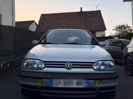 Volkswagen Golf GTI 2.0 115