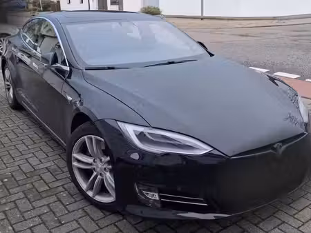 Tesla Model S 75d