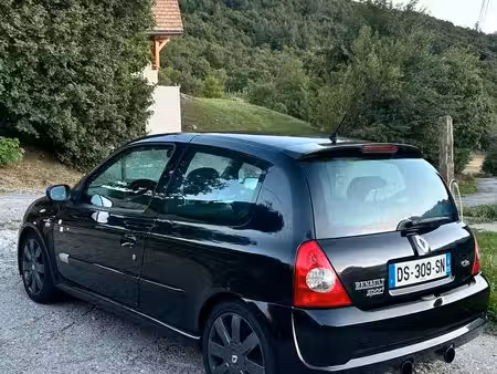 Renault Clio RS 2.0 182