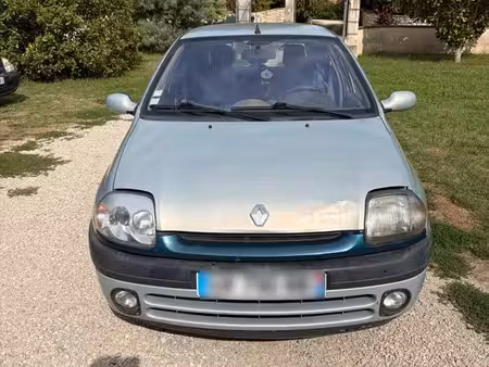 Renault Clio 75