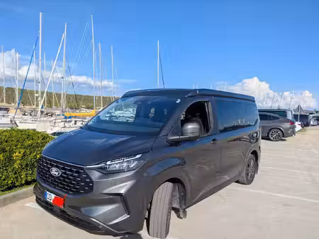 Ford Nugget Titanium