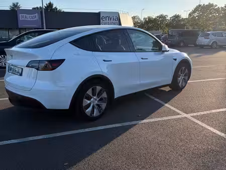 Tesla Model Y Grande Autonomie 275