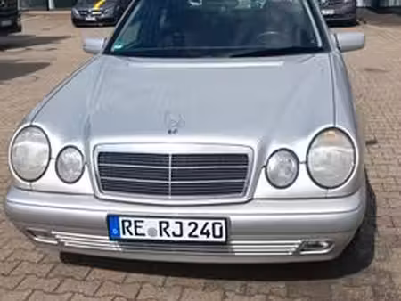 Mercedes-Benz Classe E E 240 V6 2.6 170