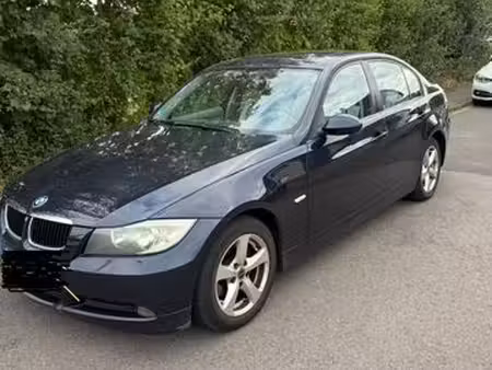 BMW Série 3 318i 2.0 143