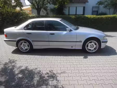 BMW Série 3 328i 2.8 193