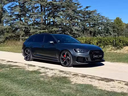Audi A4 RS4 V6 2.9 TFSI 450 quattro
