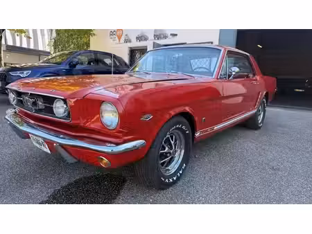 Ford Mustang V8 4.7