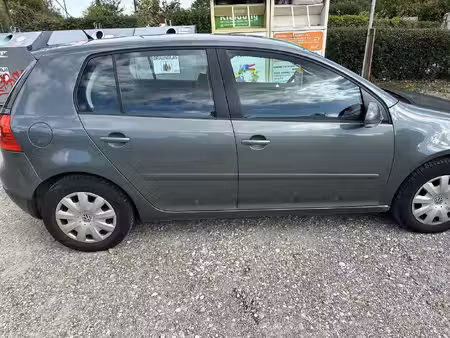 Volkswagen Golf 1.6 102 Trendline