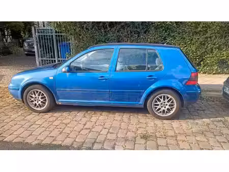 Volkswagen Golf 1.6 105