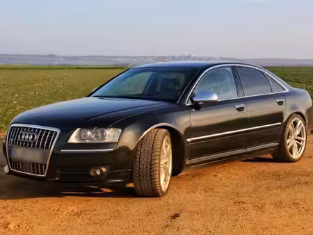Audi A8 S8 V10 5.2 FSI 450 quattro