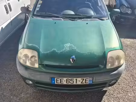 Renault Clio 75