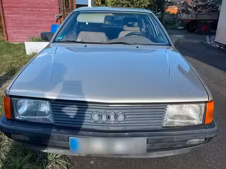 Audi 100 