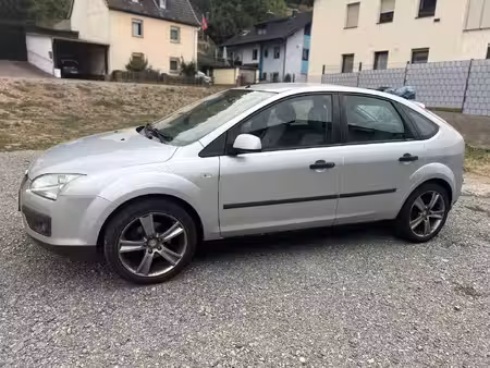 Ford Focus 1.4 75