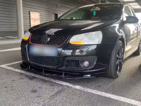 Volkswagen Golf R32 2.0 TDI 140