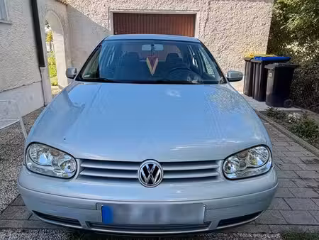 Volkswagen Golf 1.6 105