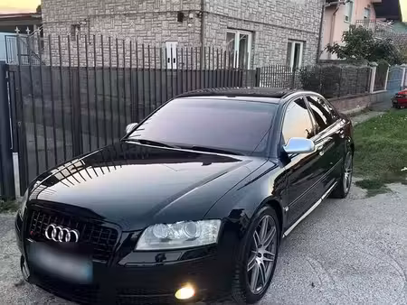 Audi A8 S8 V10 5.2 450 quattro