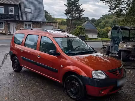 Dacia Logan 