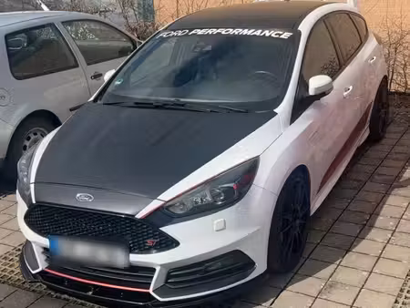 Ford Focus ST 2.0 250