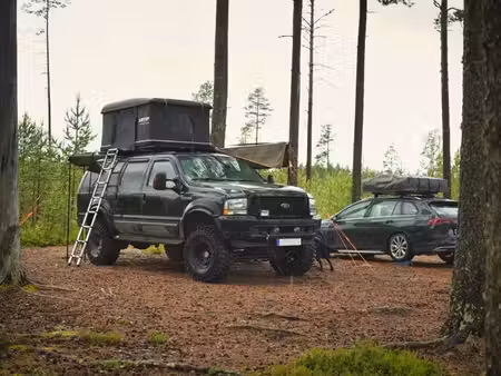 Ford Excursion 