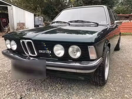 BMW Série 3 323i