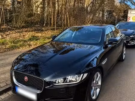 Jaguar XE D180 2.0 180